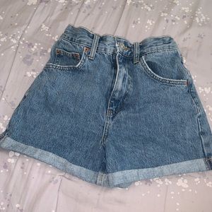 Urban OutFitters Shorts 90’s Style 🩳 W 24